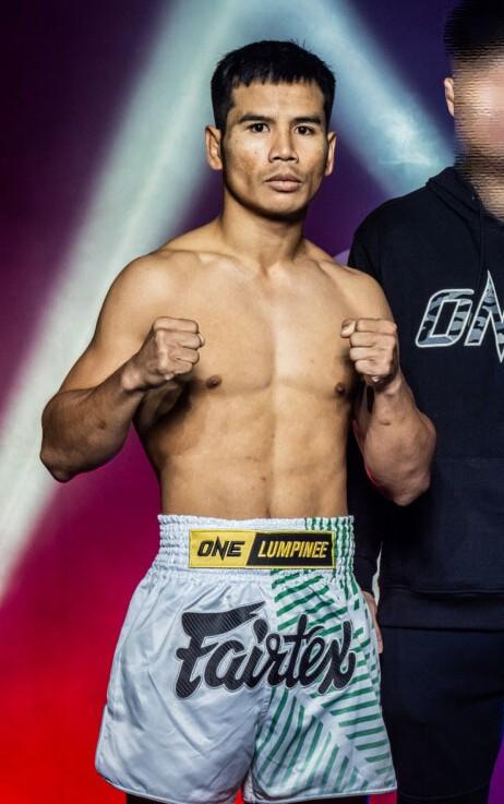 ยอดเหล็กเพชร อ.อัจฉริยะ