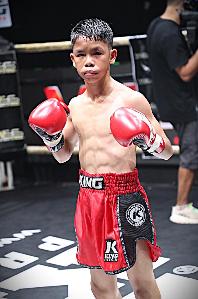 ลูกกรอก ห้าพยัคฆ์มวยไทย