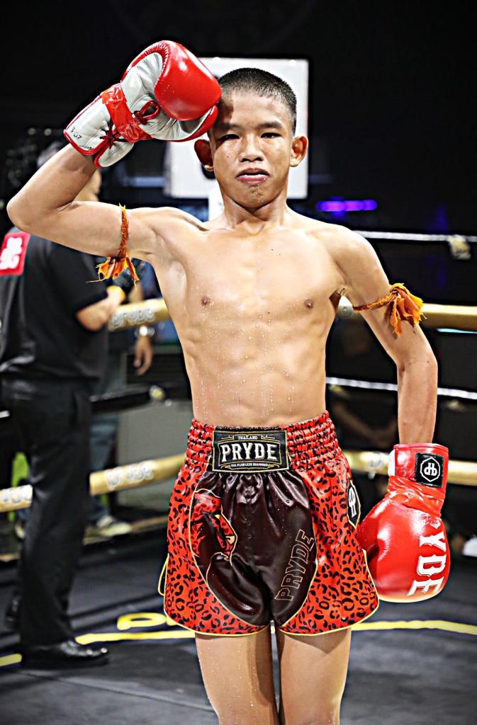 เด่นเมืองลาว ยุทธการมวยไทย