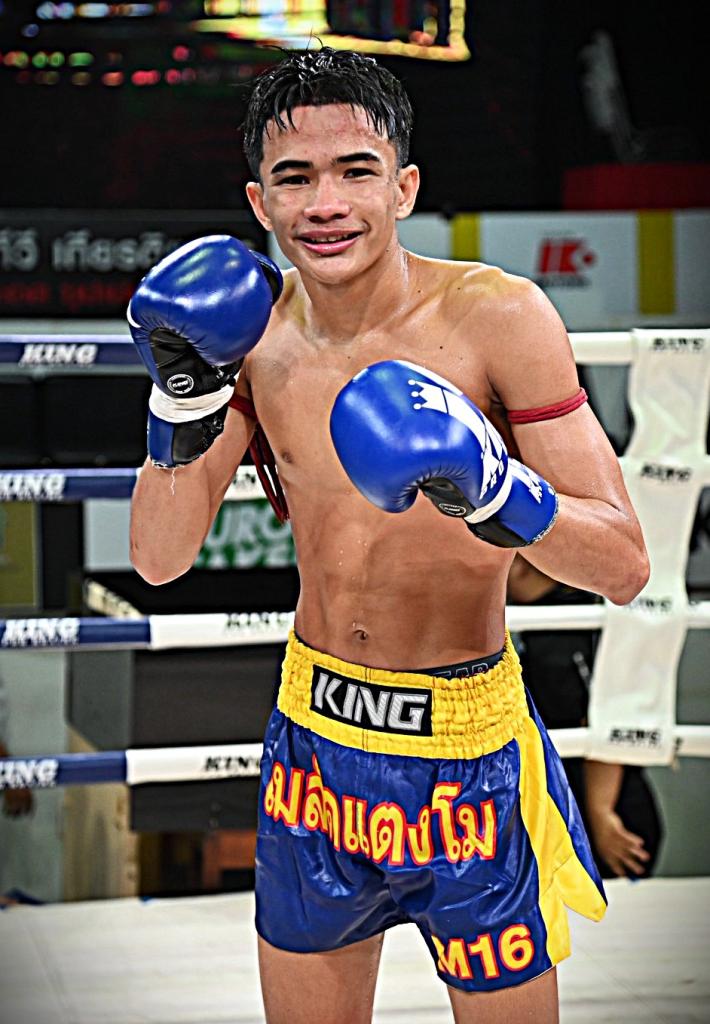 เพชรช่อฟ้า อีเกิ้ลมวยไทย