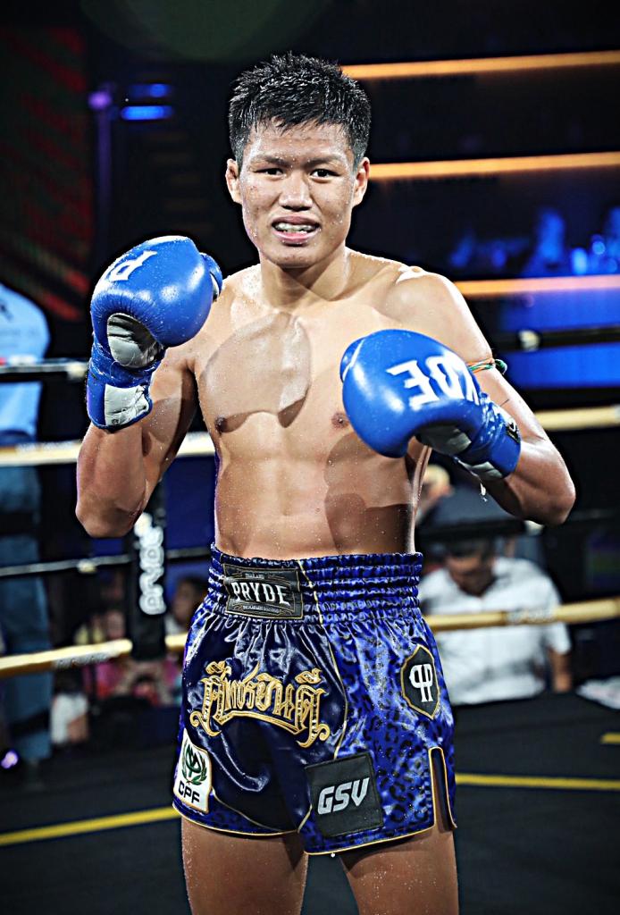 น้ำตาเดือด เกียรติฉัตรชัย