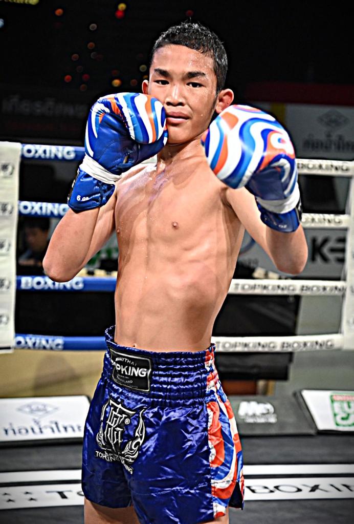 ยอดเพทาย อ.เบญจมาศ