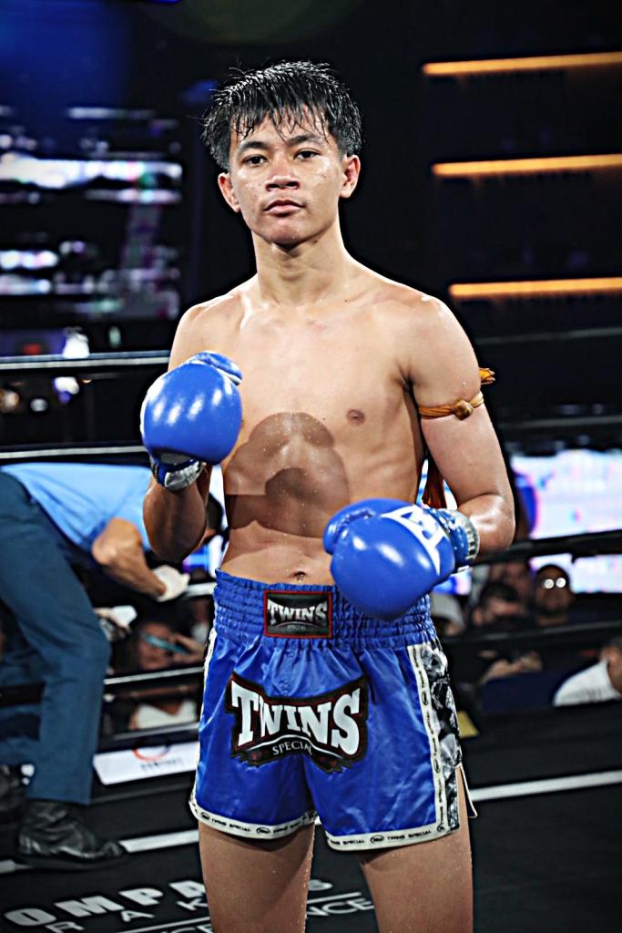 เจมส์ศักดิ์ แสงทองค้าแก๊ส