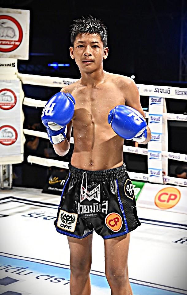 มนต์ดำ ศิษย์อาจารย์ต่าย