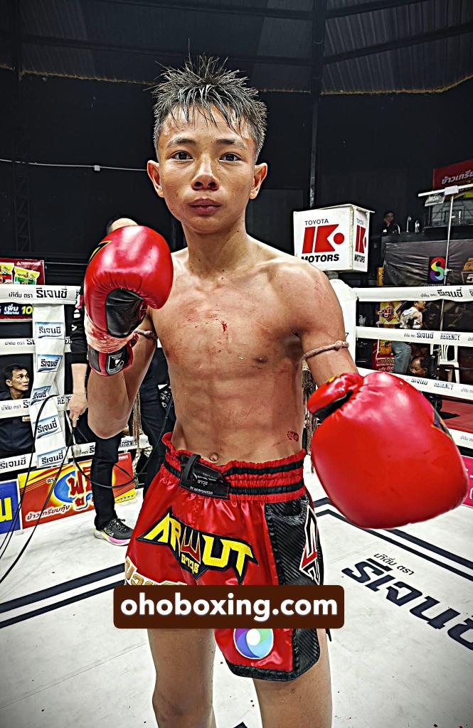 เพชรบูรพา พยัคฆ์ลำพอง