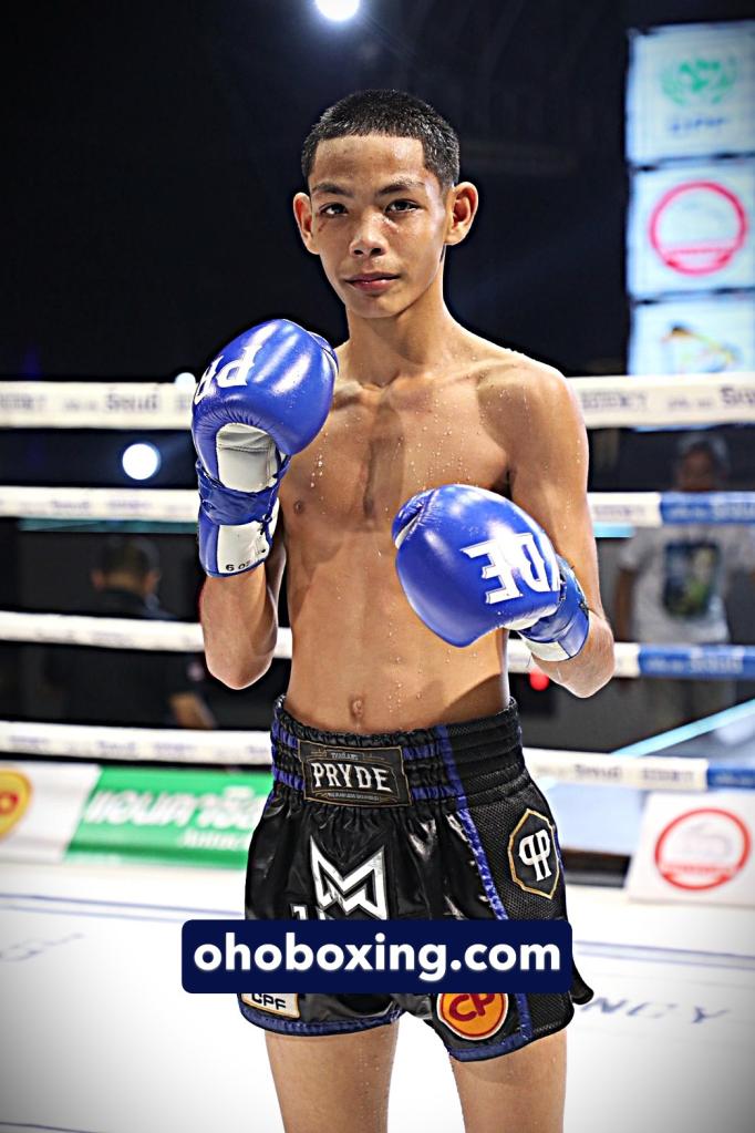 เพชรสายธาร ศิษย์หลวงพี่น้ำฝน