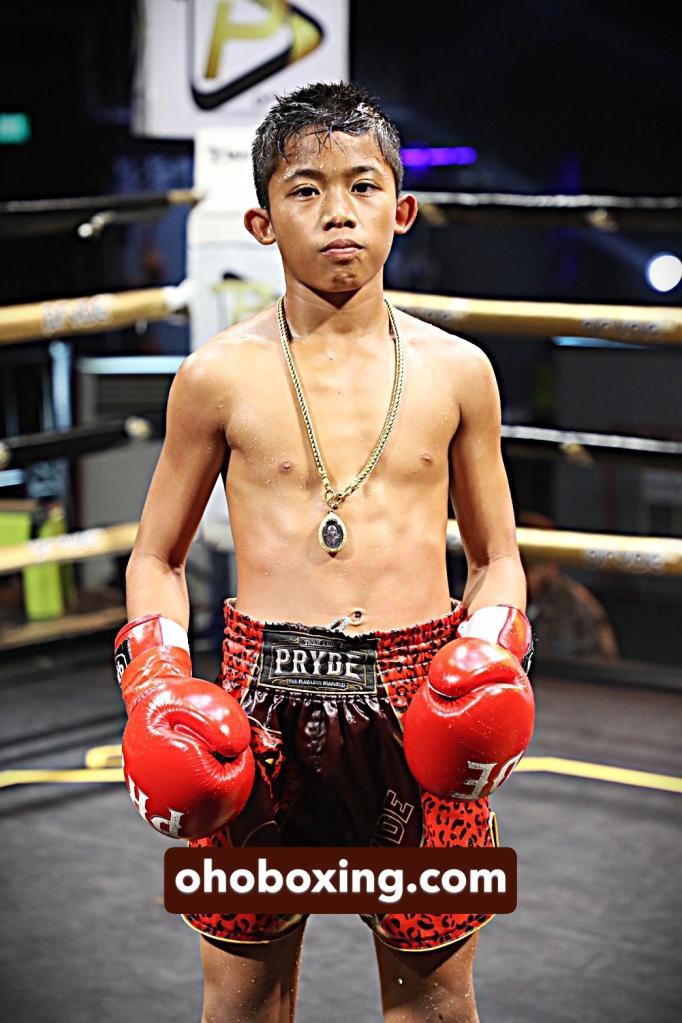 เพชรอัศวิน มวยหูทวีศักดิ์เล็ก