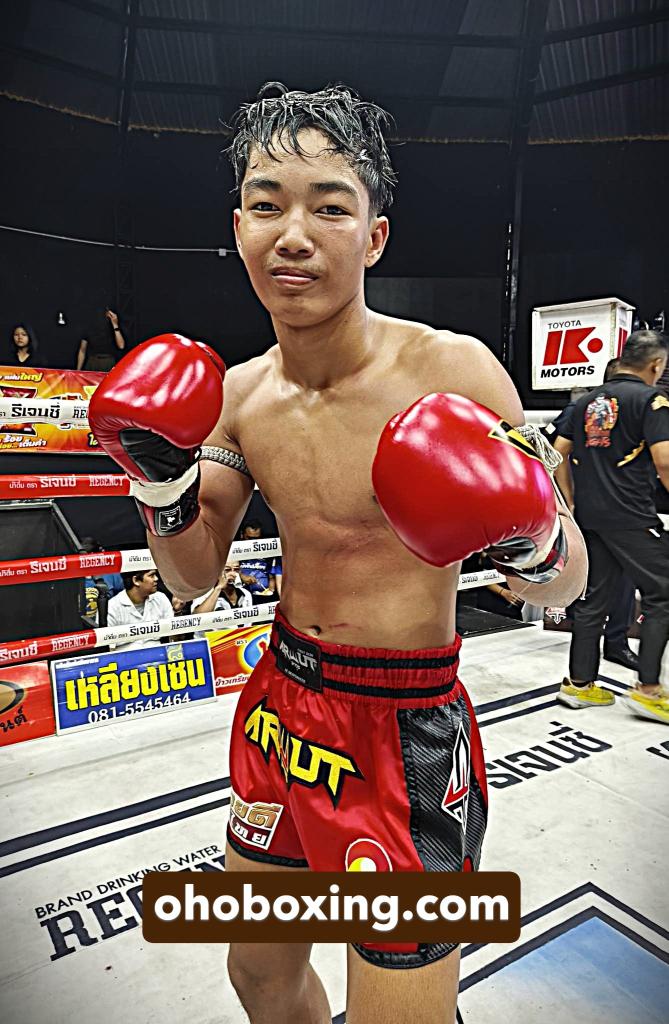 ชายแปด บี.ซี.เค.ยิม