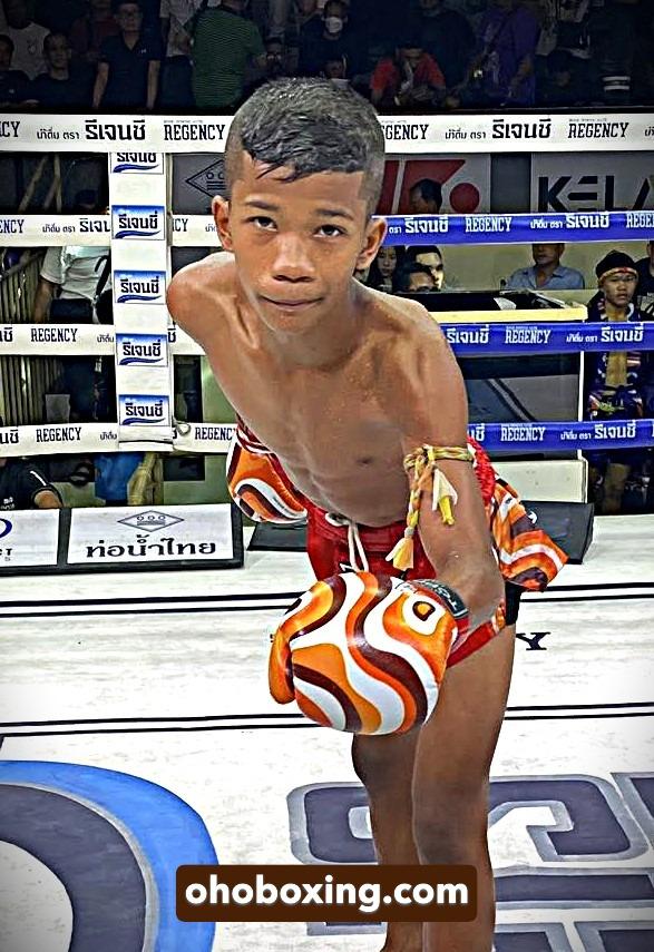 มหัศจรรย์ พุ่มพันธุ์ม่วง