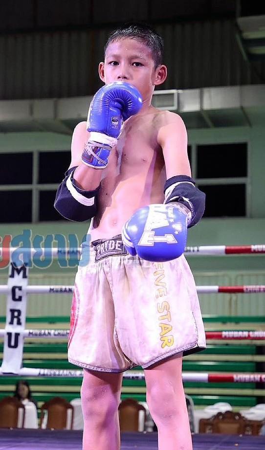 มนต์สยาม ศิษย์เพชรฉลูกัณฑ์