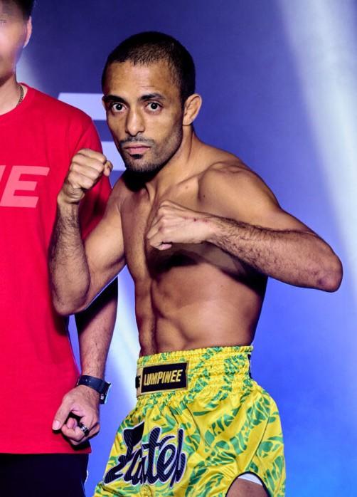 ลีอันโดร ดูกลาส