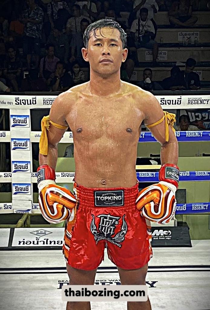 ยอดก้าวไกล พี.ยู.ผ้าใบ