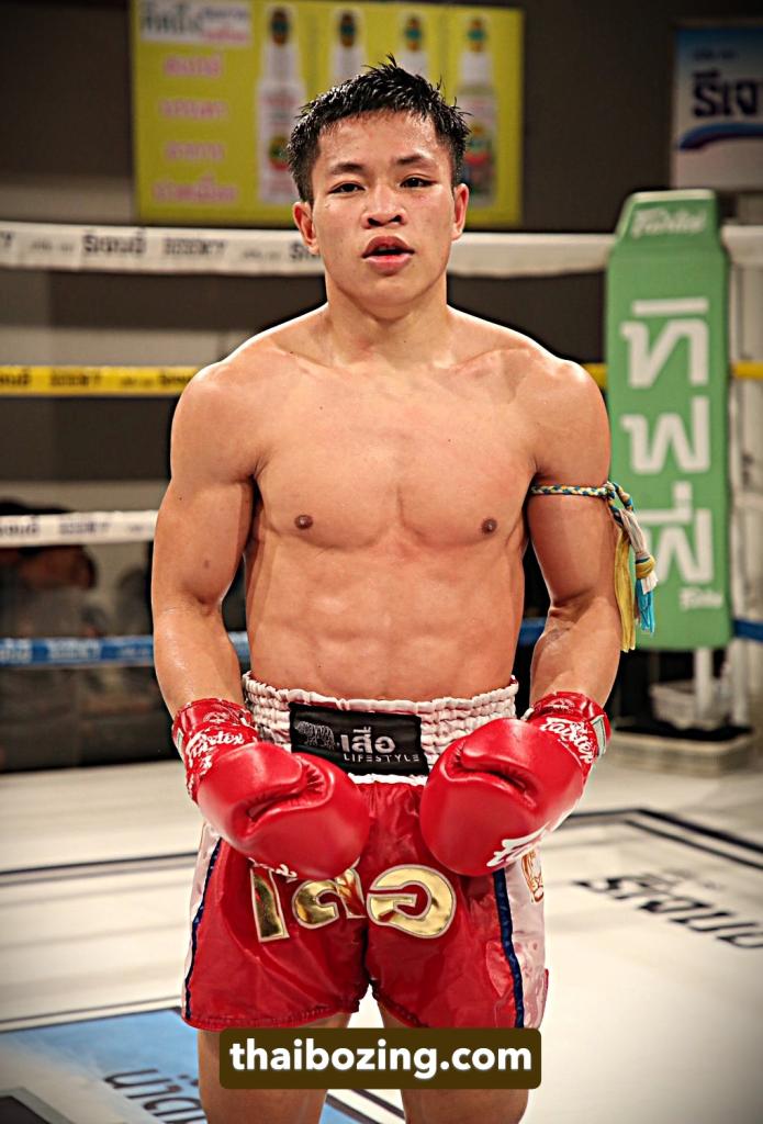 นำเจริญ บุญลานนามวยไทย