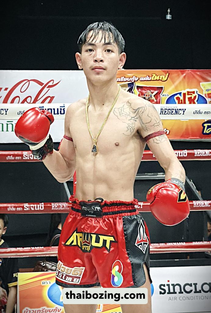 ฟ้าเมฆินทร์ เพชรแพรวพราว