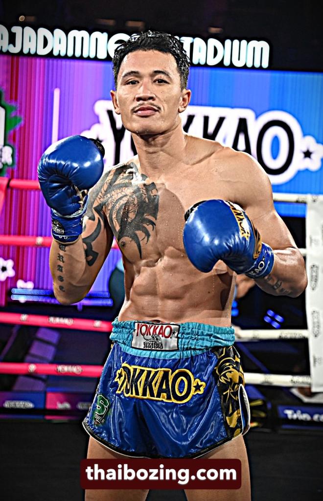 กุหลาบขาว ลูกสิงห์นำชัย