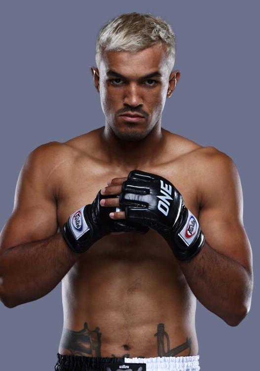 สินสมุทร กลิ่นมี