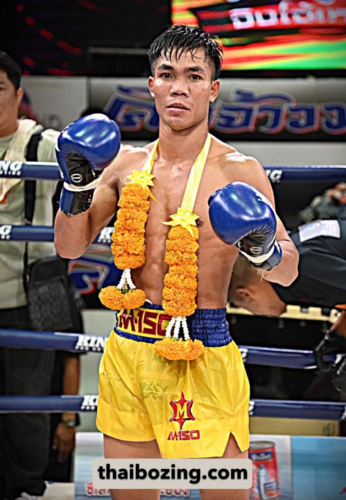 ชูทรัพย์ ส.สละชีพ