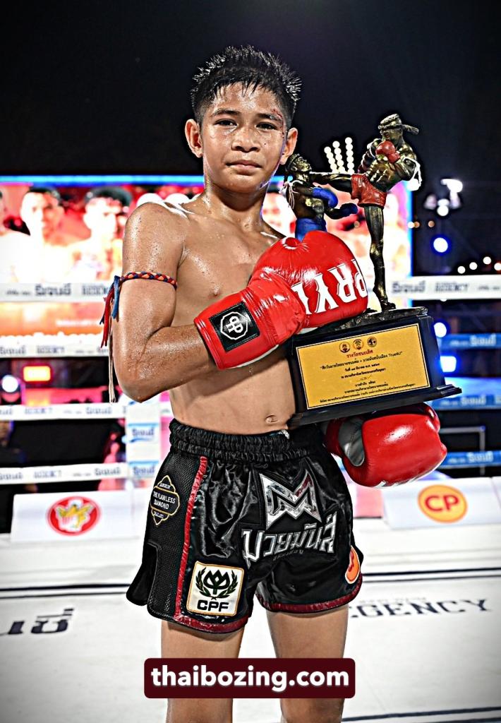 ยอดโพธิ์ทอง ภ.หลักบุญ