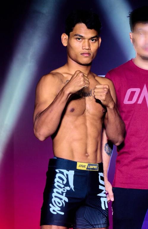 ก๊วก แดงห์