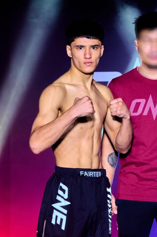 อัดฮัม รูซิเอฟ