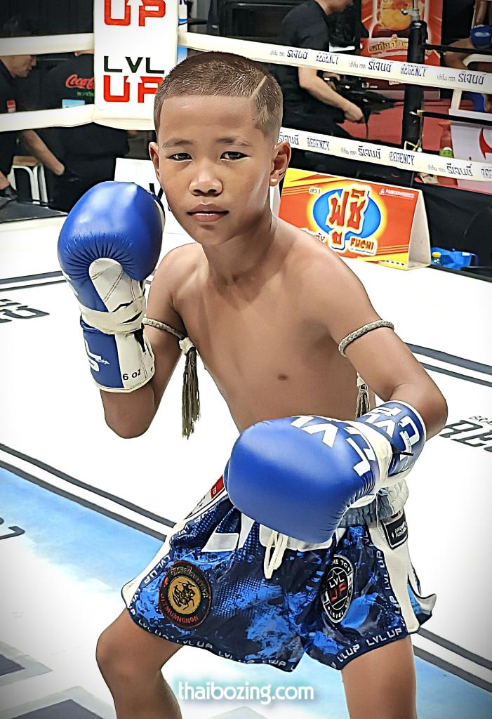 งาเทา เพชรบ้านบึง