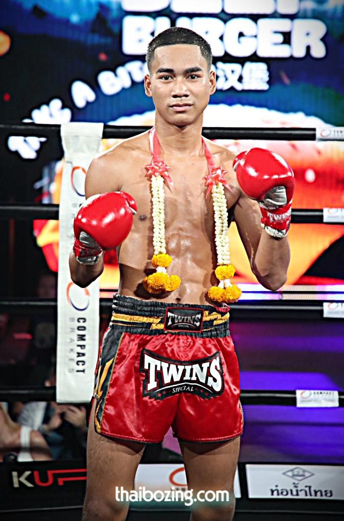 พญาต่อ ราชานนท์