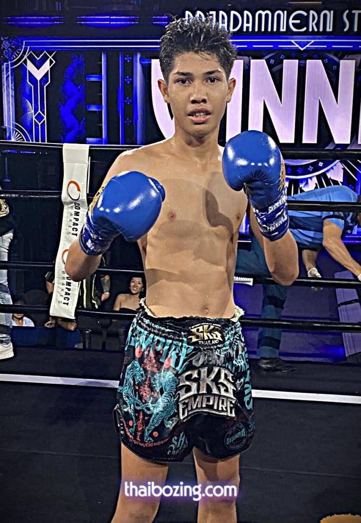 เพชรราชันย์ ศิษย์ศรายุมวยไทย