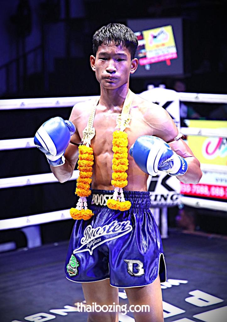 เพชรชุมพวง ต.ยืนยง