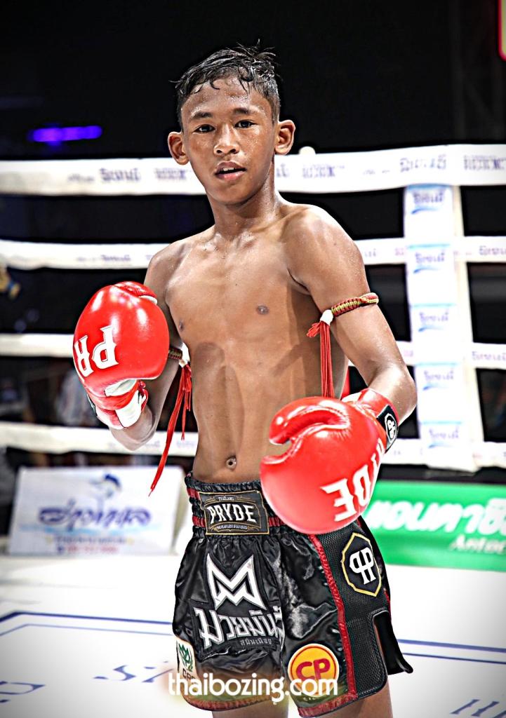 ชลธารเล็ก ก.อดิศักดิ์