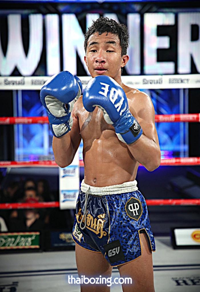 โรเบิร์ต ปานนิวัฒน์มวยไทย