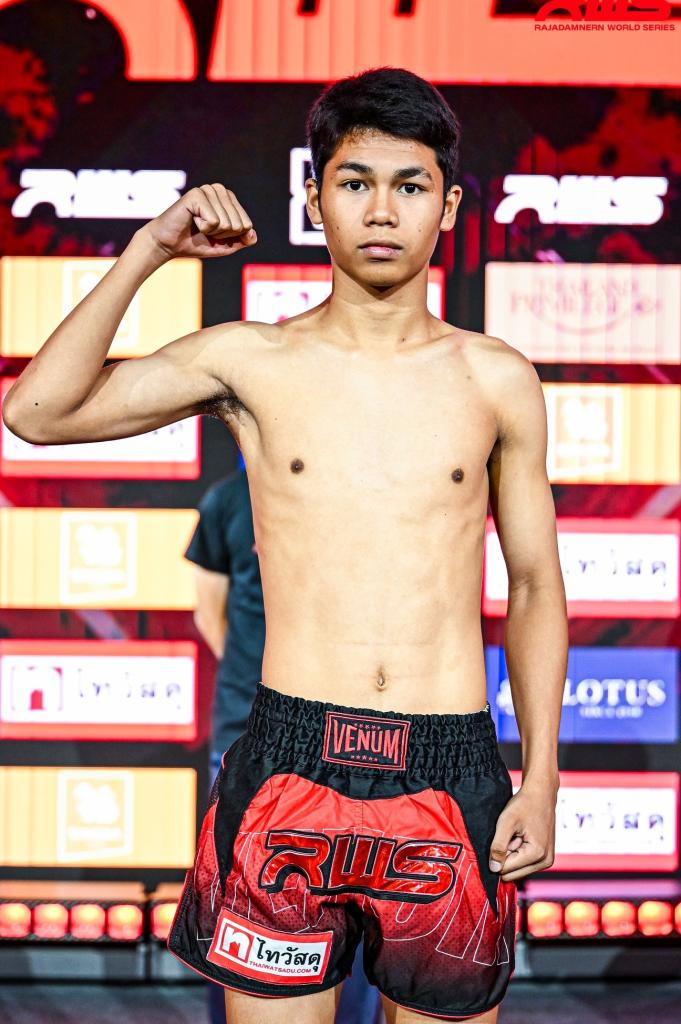 ชนะศึก จงเจริญมวยไทย