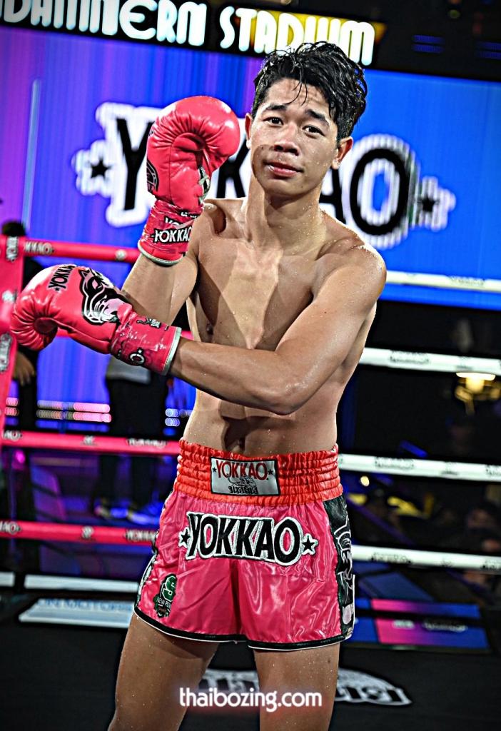 ขุนสยาม เกียรติตะวัน