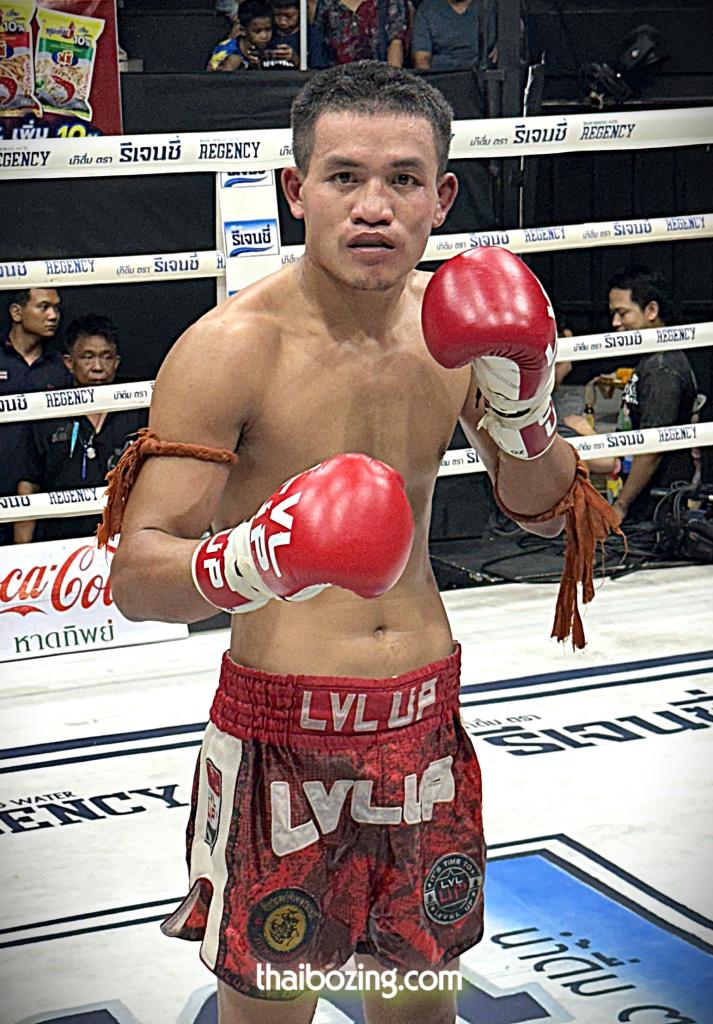 สายเพชรเล็ก โค้ชณัฐสมาทมวยไทย