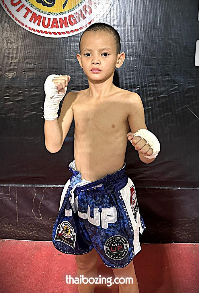 สายเพชรน้อย โค้ชณัฐสมาร์ทมวยไทย