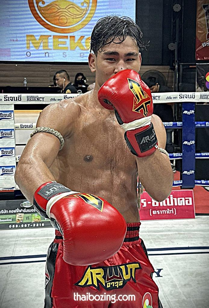 เพชรเอก พชรยิมส์