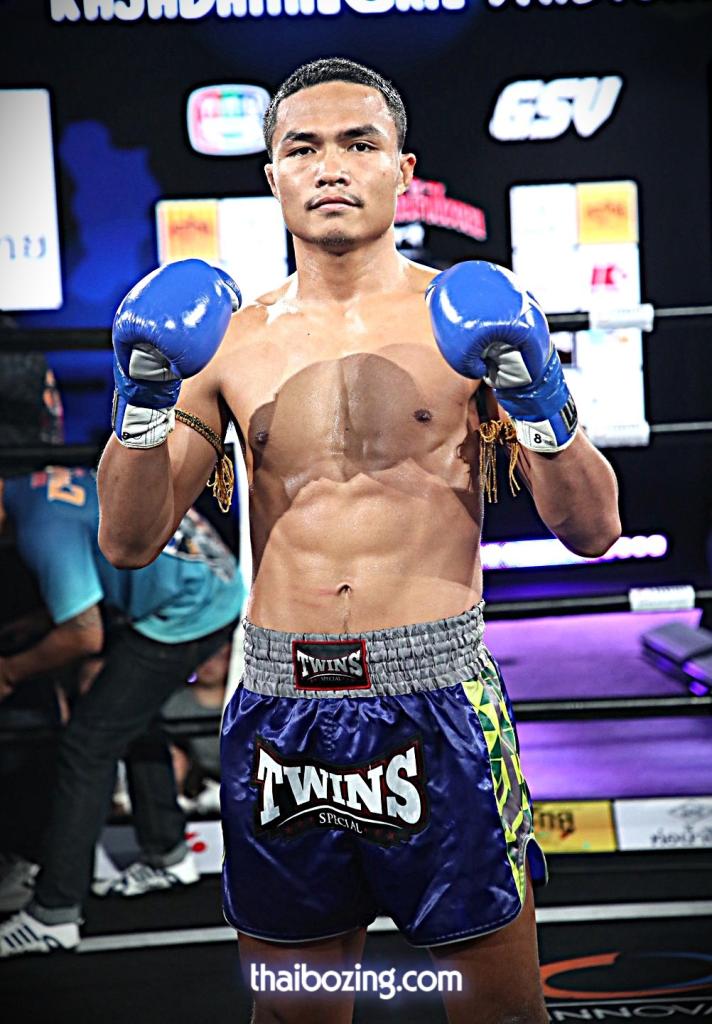 เพชรบูรพา เพชรชมภู