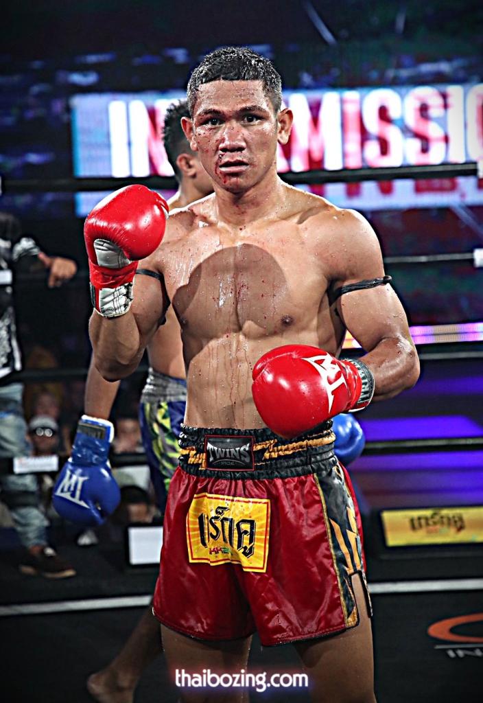 เด่น ศิษย์นายกทวีปตะพง