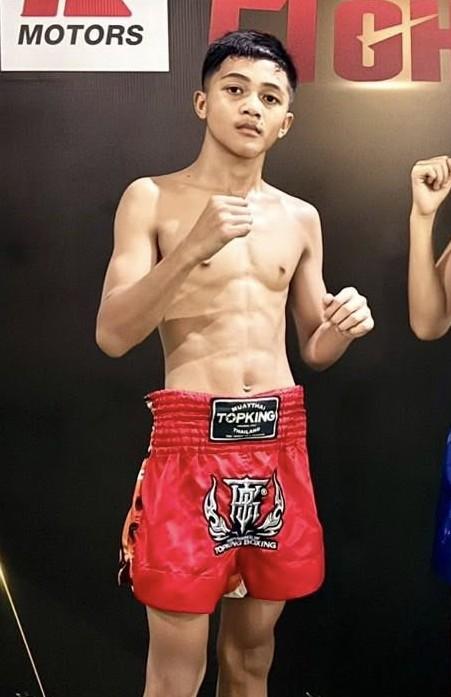 เหลี่ยมพยัคฆ์ จงเจริญมวยไทย